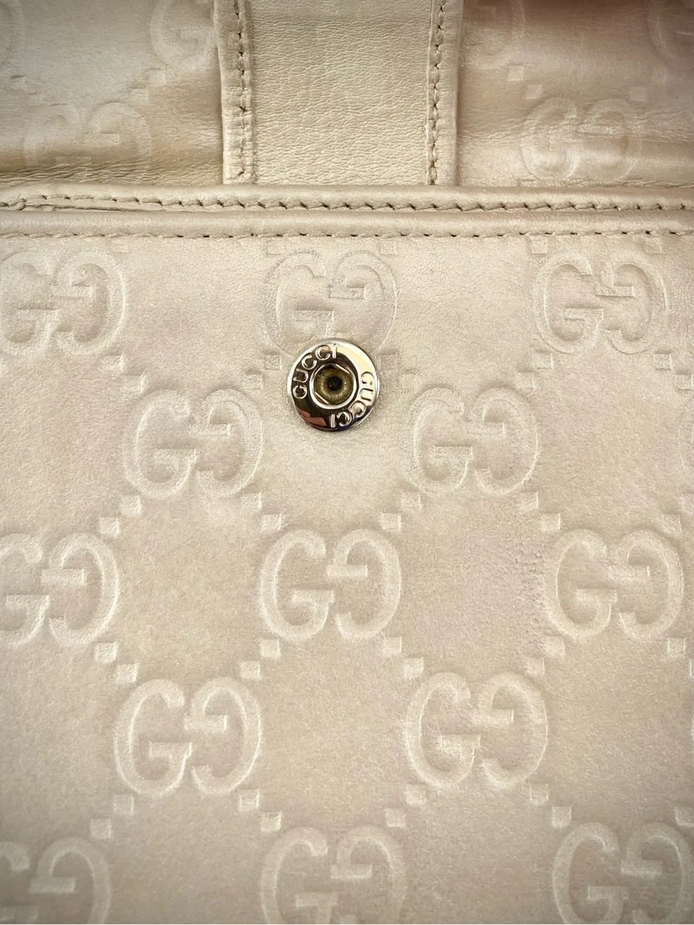 Gucci Cream Embossed GG Heart Logo Compact Wallet